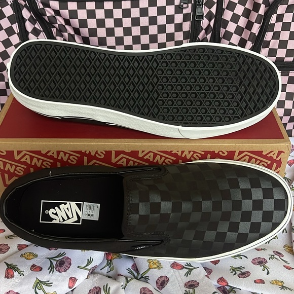 Vans Men’s Classic Slip-On (Checkerboard)Black/Black
VN000EYE276
Sneakers - Picture 4 of 15
